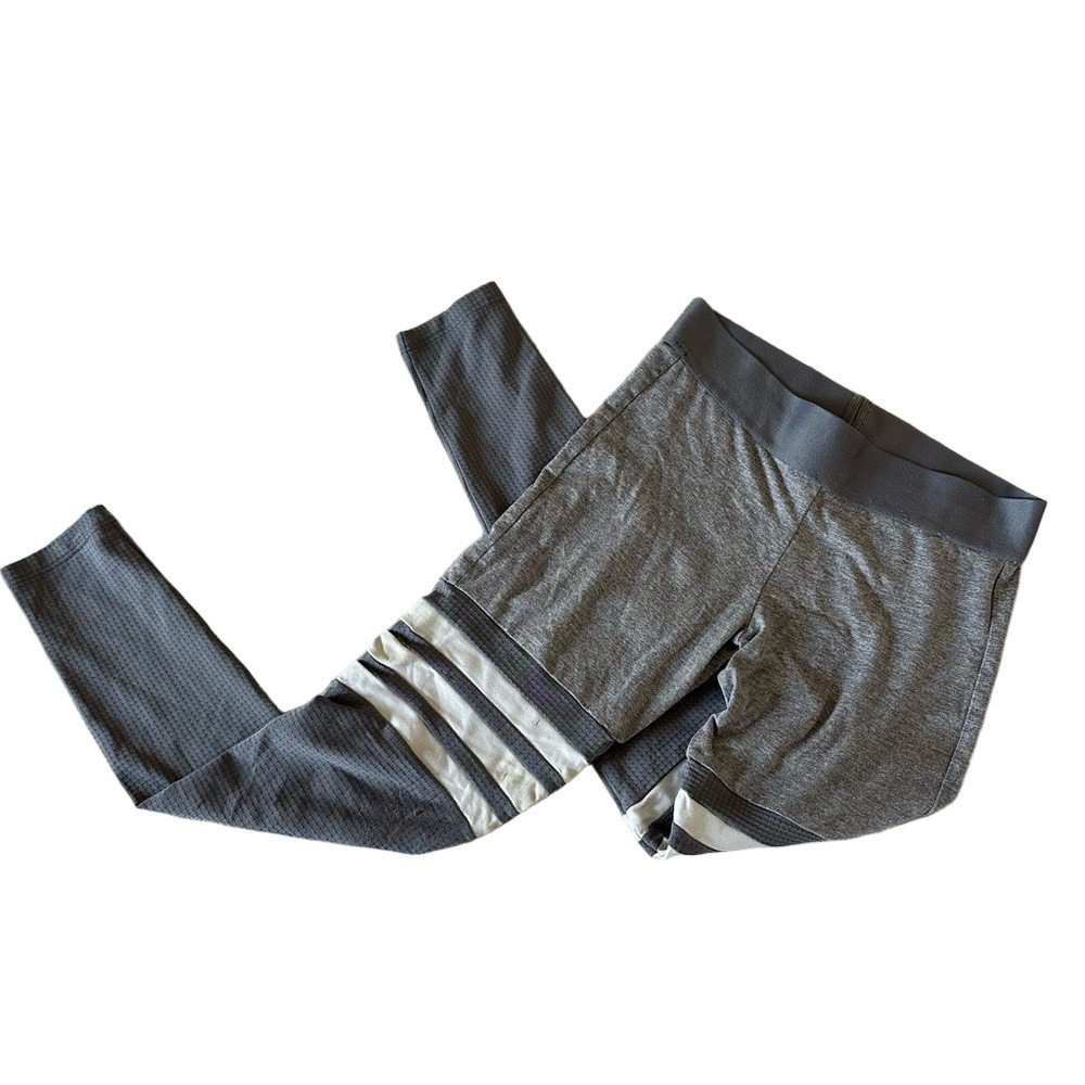 BOMBSHELL SPORTSWEAR GRAY CROP LEGGINGS
